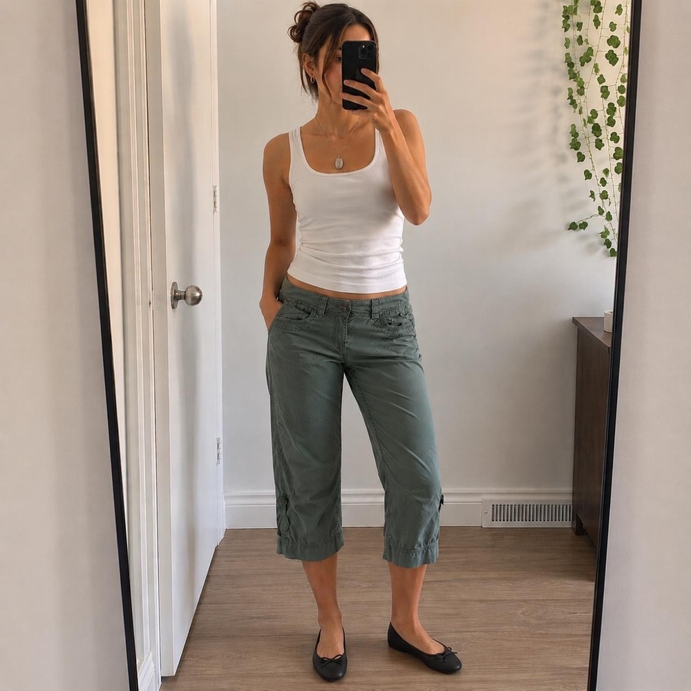 Y2K Olive Green Cargo Capri Pants Women 8 Gorpcore Minimalist Coastal Low Rise